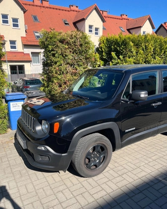 Jeep Renegade cena 62000 przebieg: 82500, rok produkcji 2018 z Szczecin małe 79